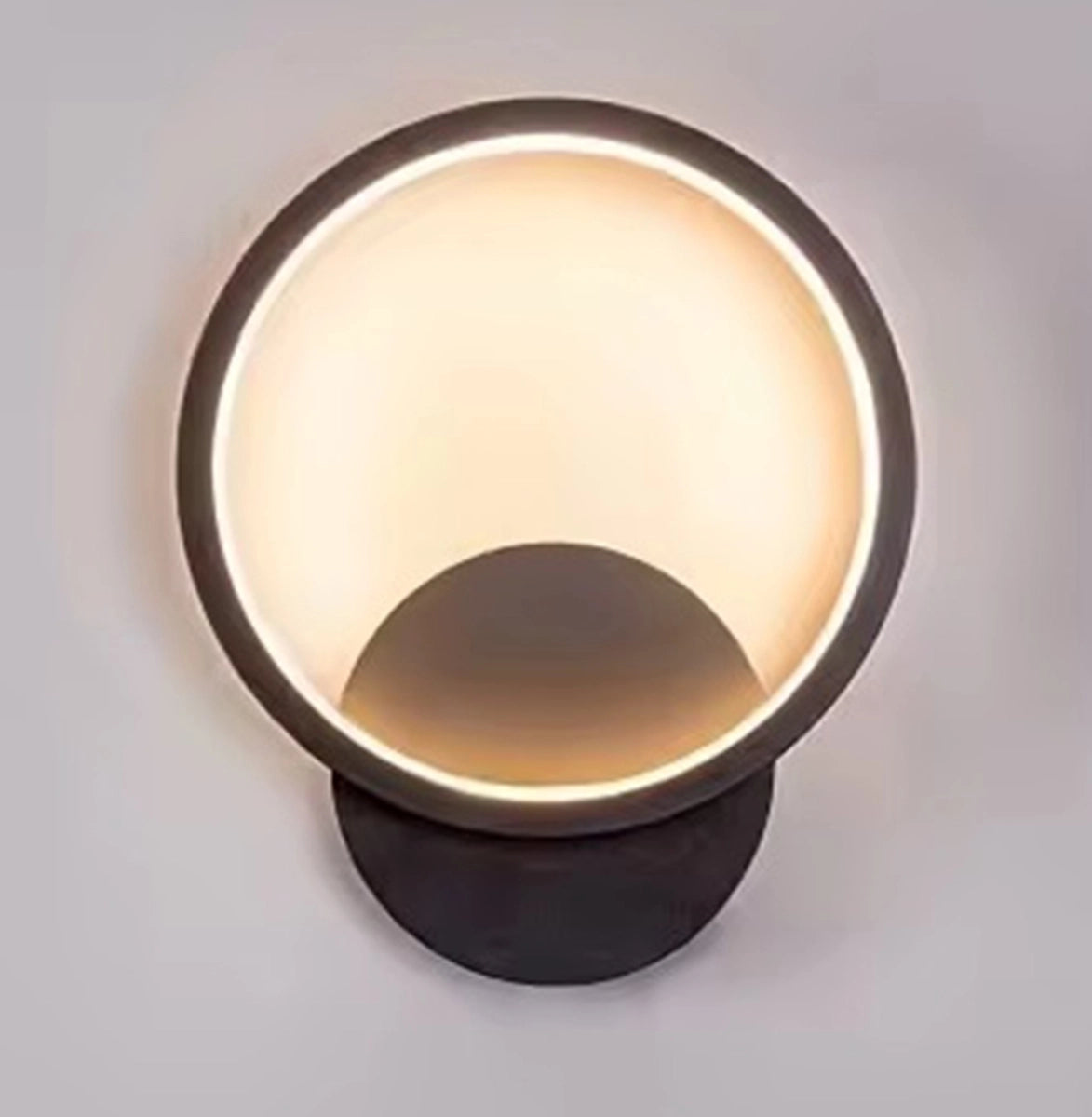 LED sieninis šviestuvas