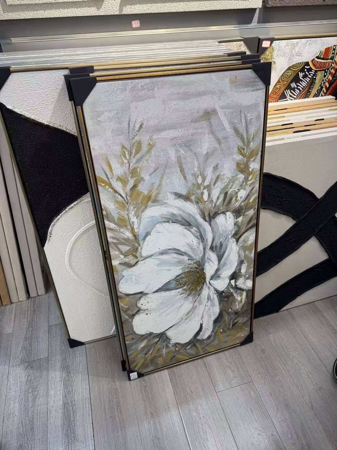 „Sidabrinė magnolija“ elegantiškas vertikalus paveikslas, 60 × 120 cm