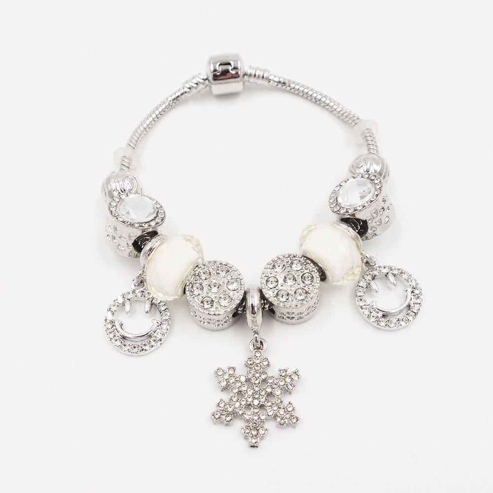 Sidabrinės spalvos apyrankė su snaige